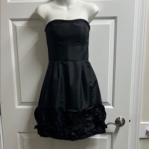 Max & Cleo Black Strapless Dress Floral Hem size 2 NWOT 346